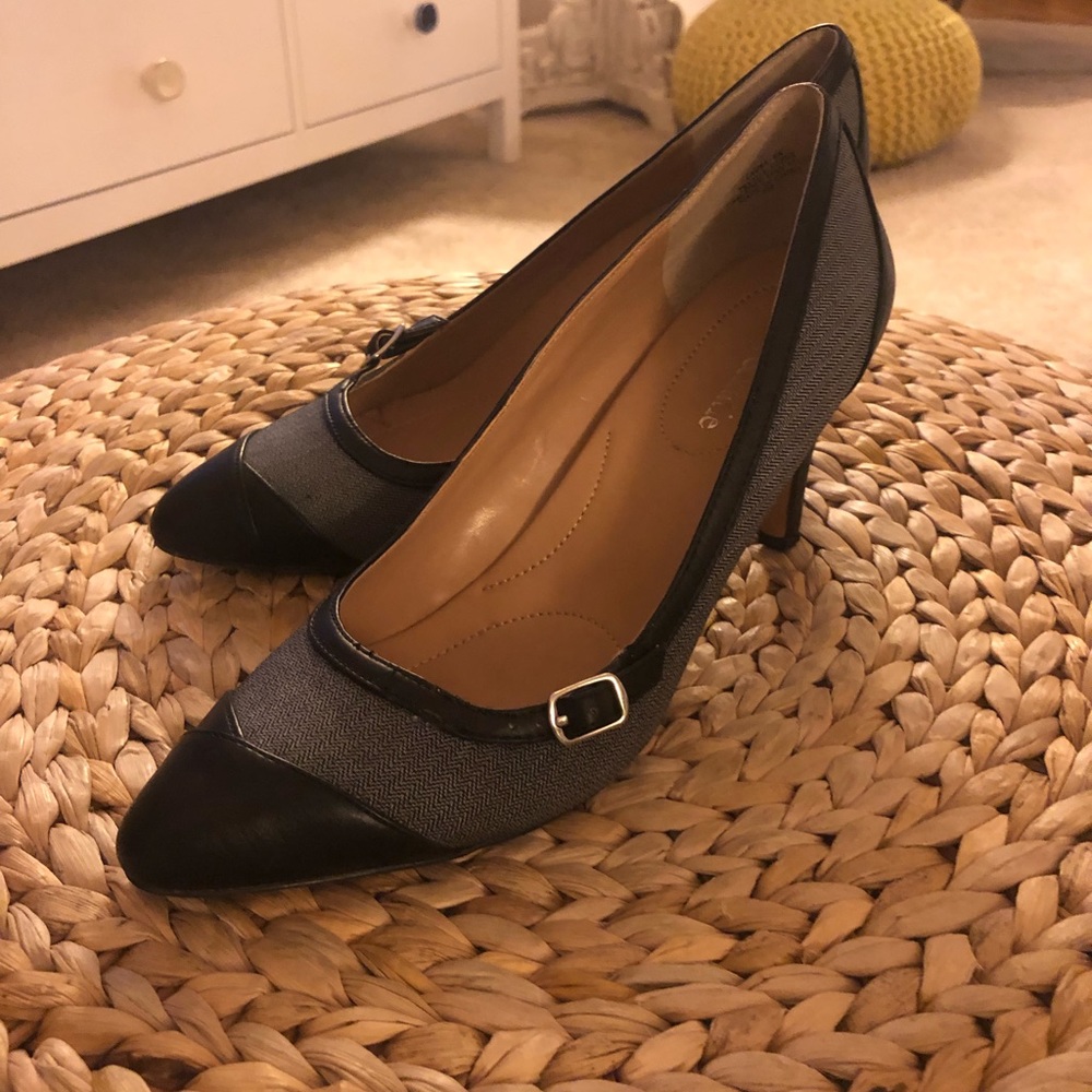 Heel shoes